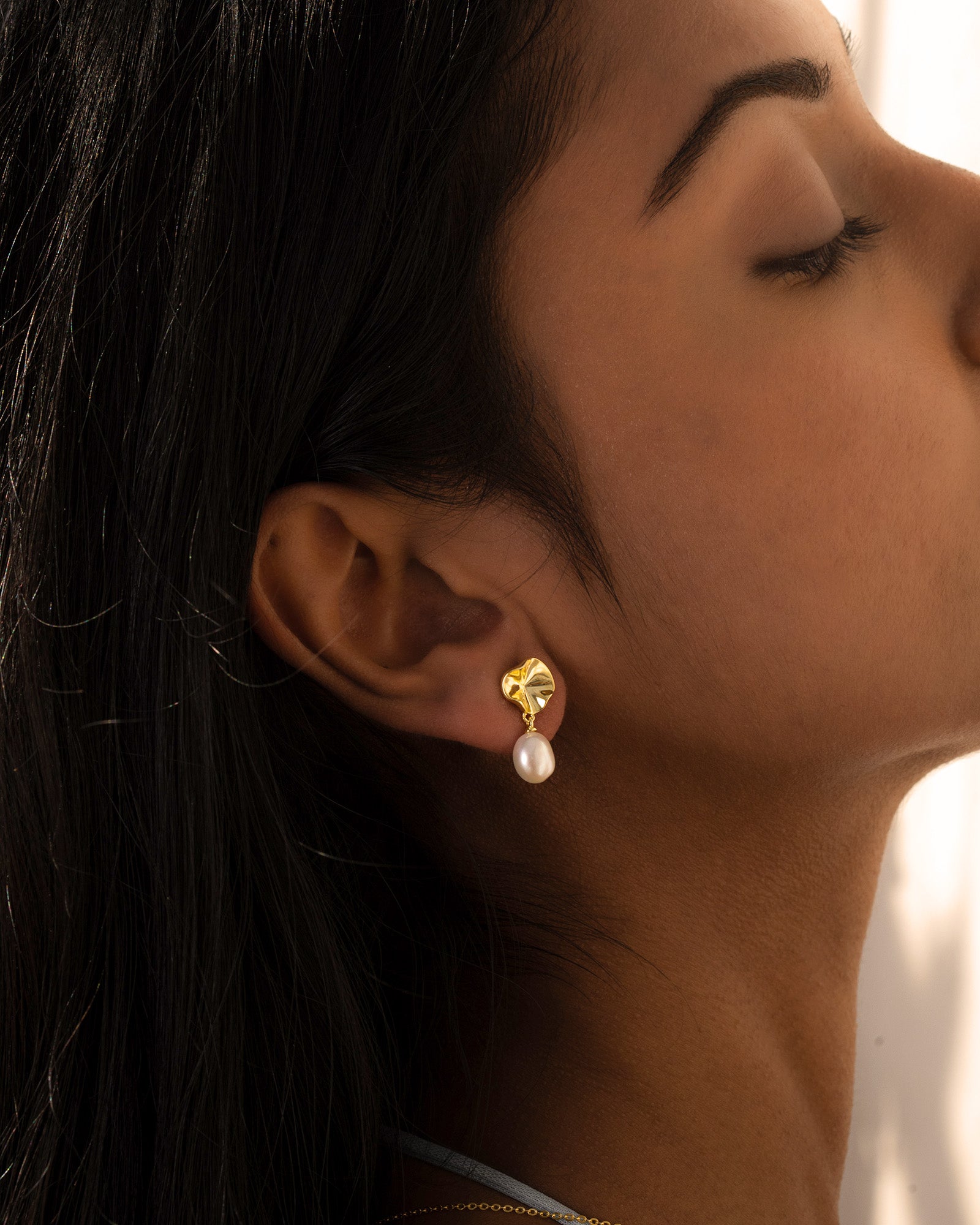 Ripple Petal Pearl Drop Earring