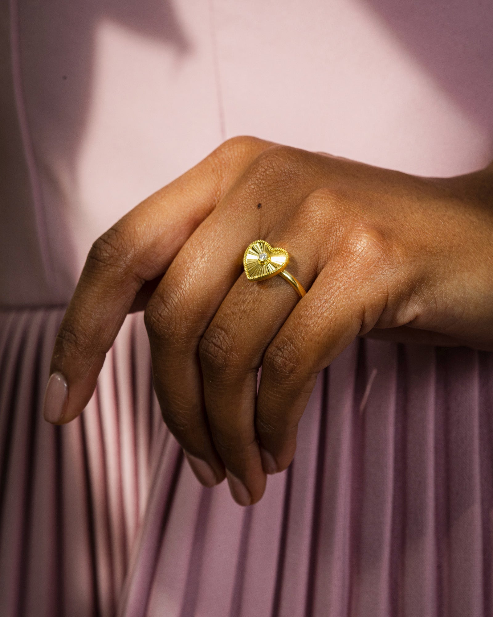 Ribbed Heart Ring with Gemstone