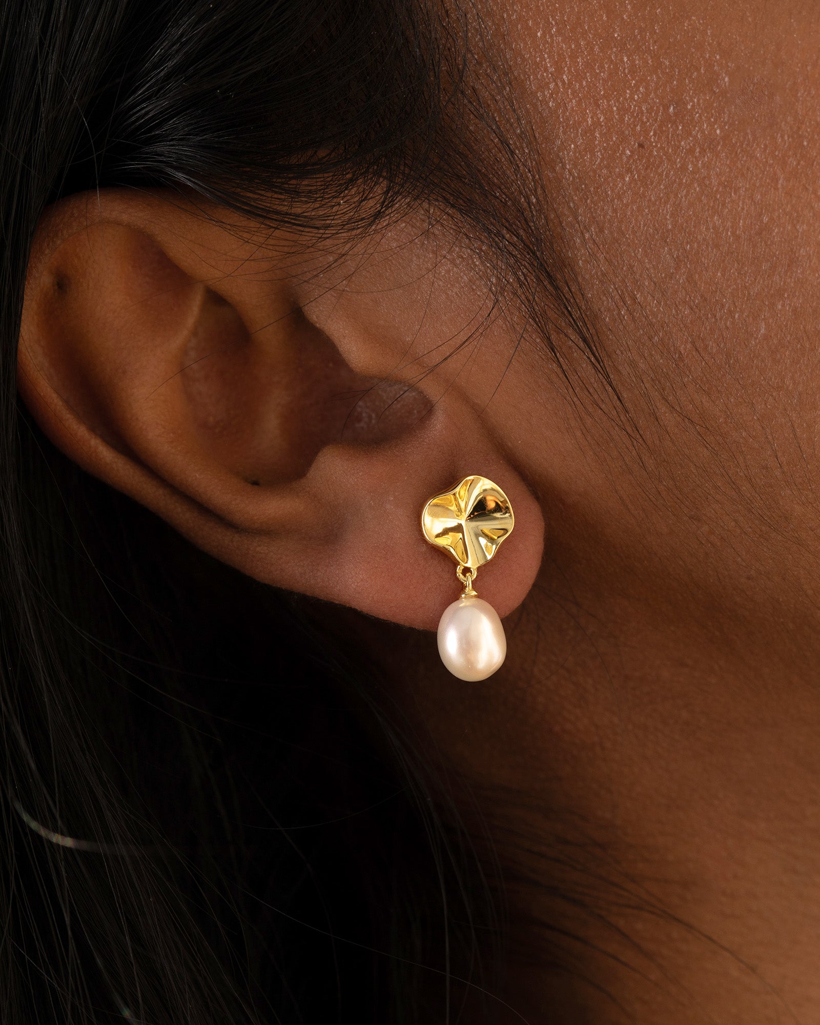 Ripple Petal Pearl Drop Earring