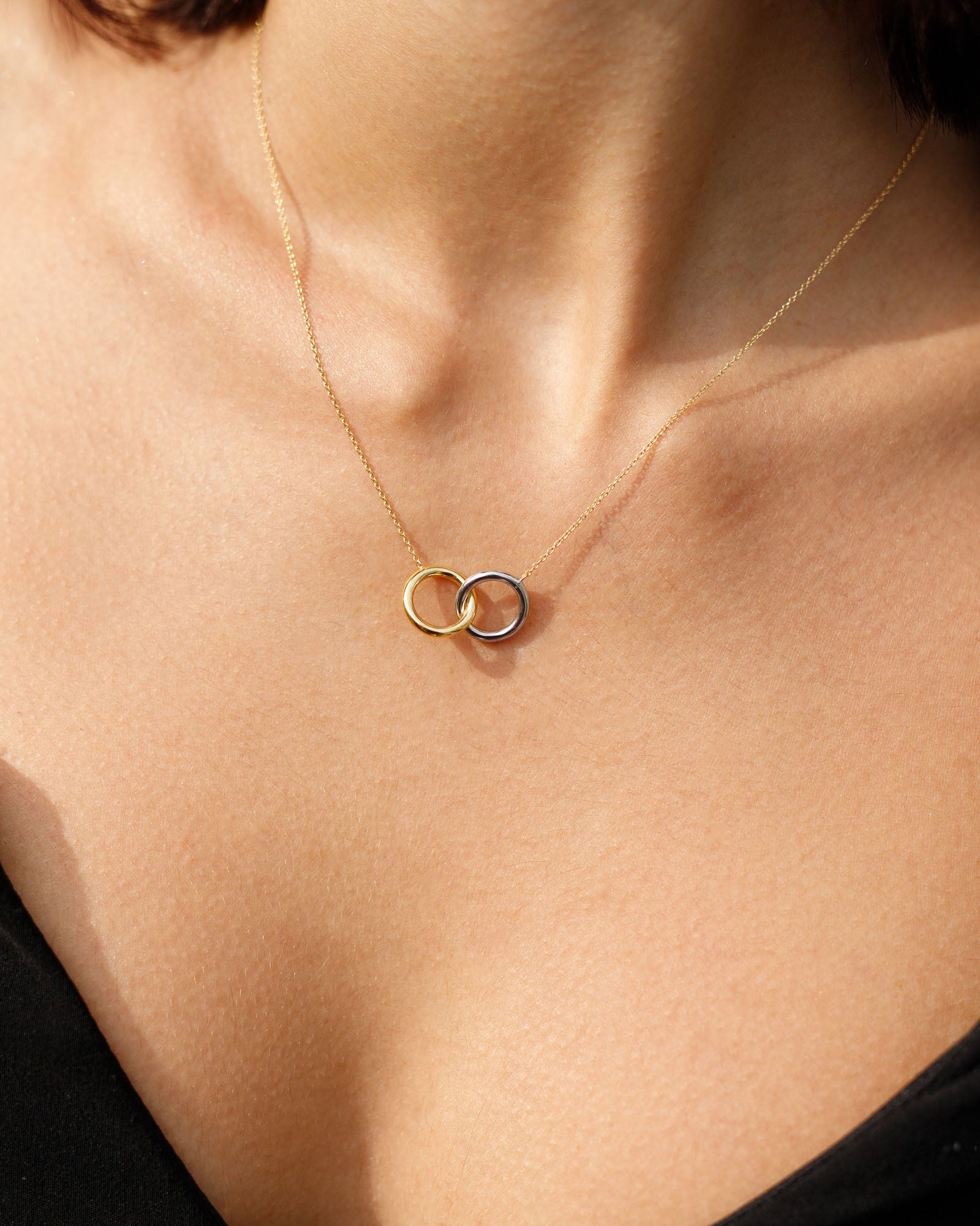 Two Tone Interlocking Circles Necklace