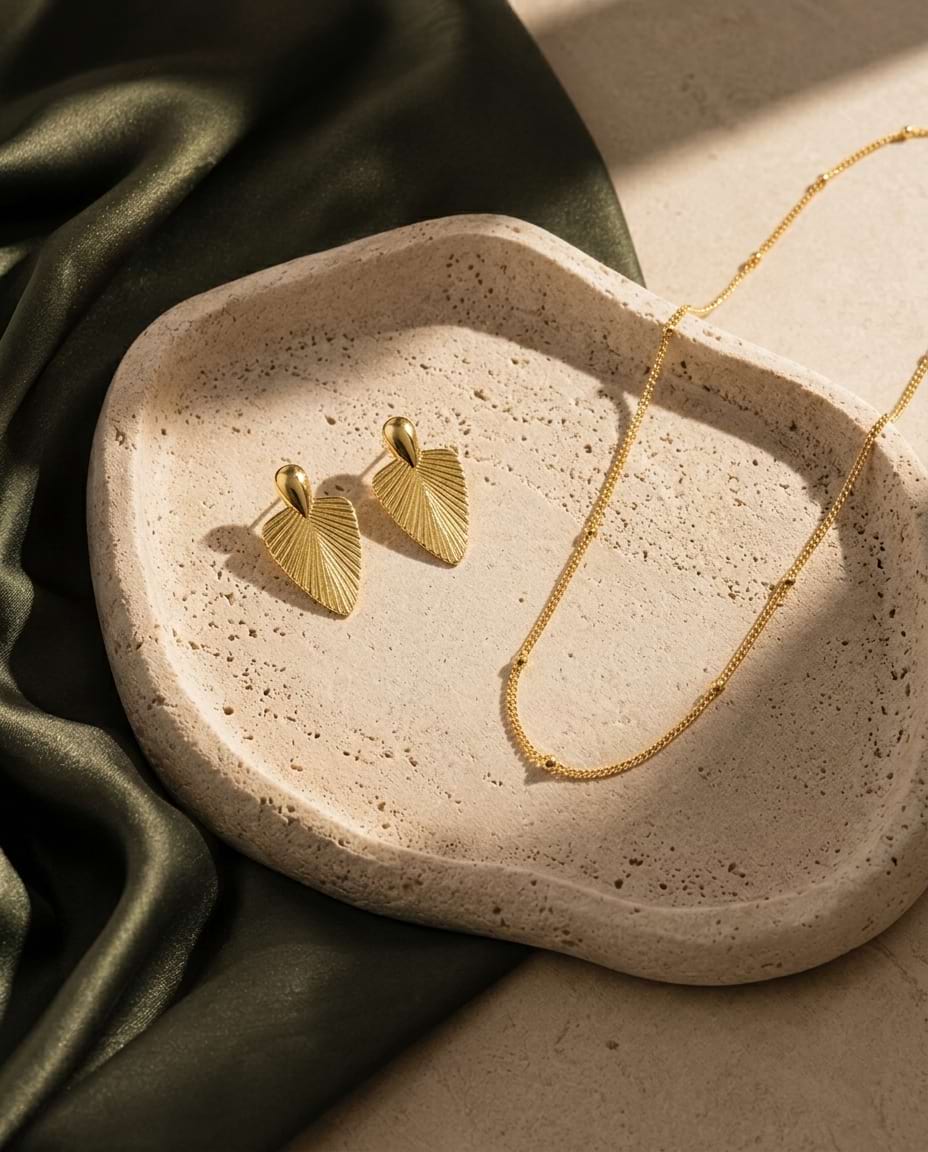 The Minimalist Holiday Gift Box
